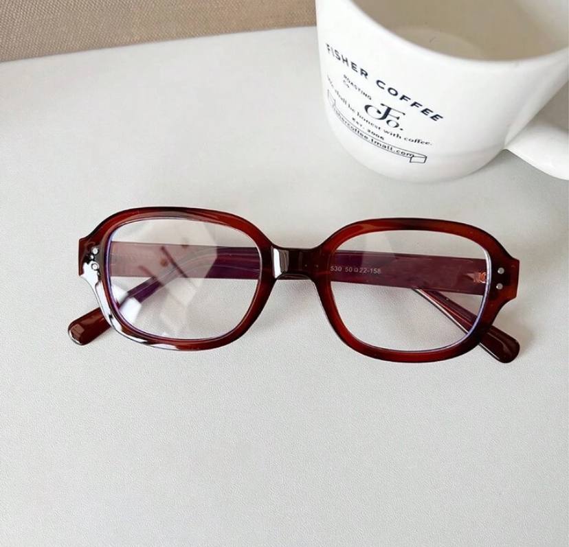 RED ROUNDED GLASSES