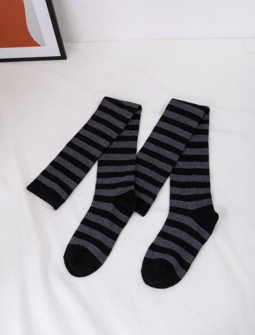 STRIPED LONG SOCK